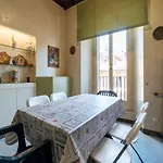 Guesthost - Pantheon Luxury Apartment