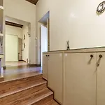 Guesthost - Pantheon Luxury Apartment