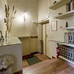 Guesthost - Pantheon Luxury Apartment *