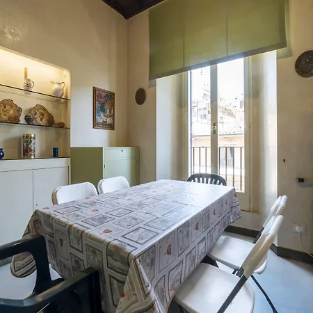 Guesthost - Pantheon Luxury Апартаменты *