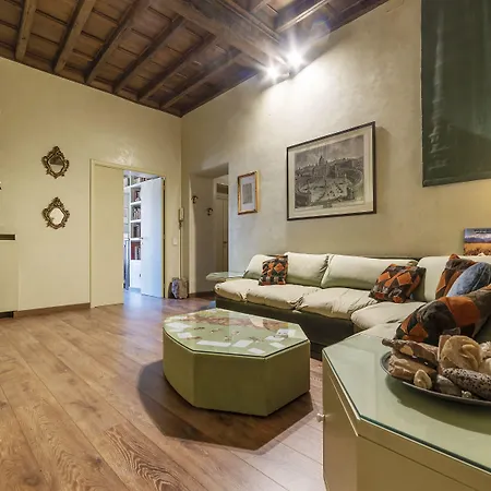 Апартаменты Guesthost - Pantheon Luxury Рим