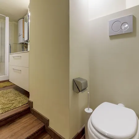 Guesthost - Pantheon Luxury *