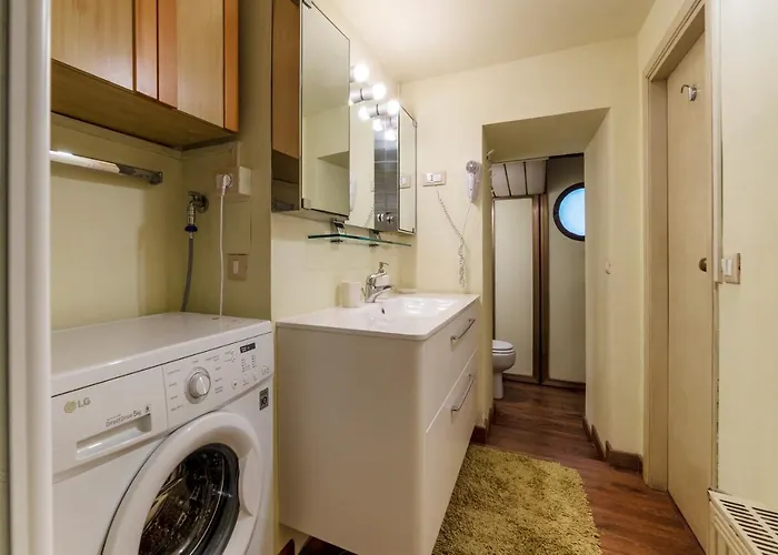 Guesthost - Pantheon Luxury