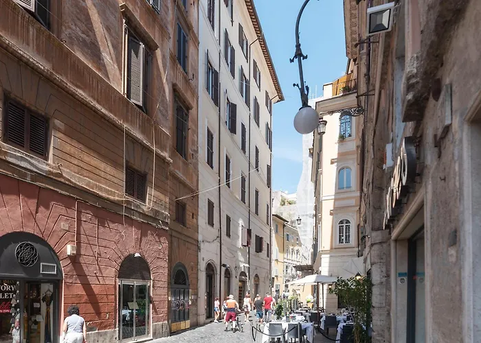 Guesthost - Pantheon Luxury *