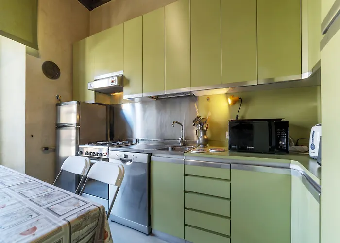 Guesthost - Pantheon Luxury *