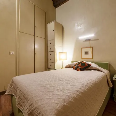 Guesthost - Pantheon Luxury Roma