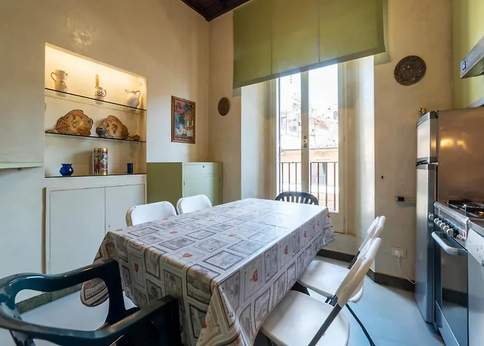 Guesthost - Pantheon Luxury Apartment